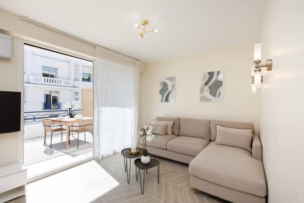 Martinez Area Superb 1 Bed W Xxl Terrace Cannes