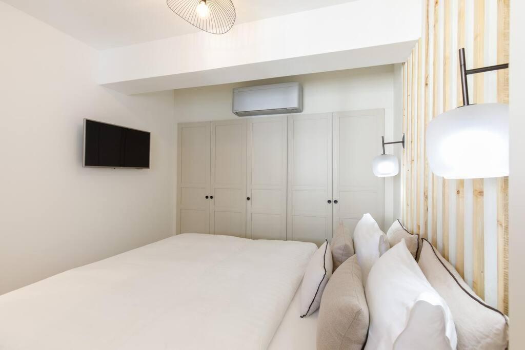 Martinez Area Superb 1 Bed W Xxl Terrace *